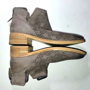 Dolce Vita Smoke Nubuck Tommi Ankle Boot Size 10